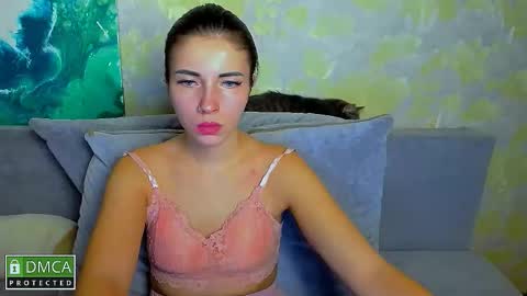 kiraa sunny online show from 11-21-25, 08:18