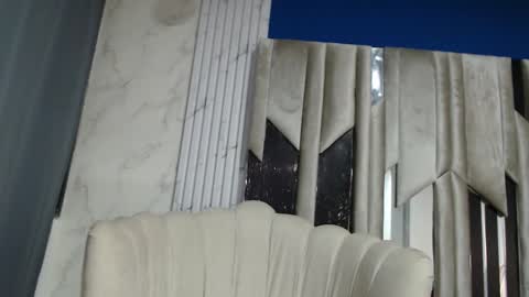 kiraawild online show from 10-28-25, 07:49