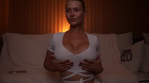 kira bloom online show from 07-28-26, 03:43