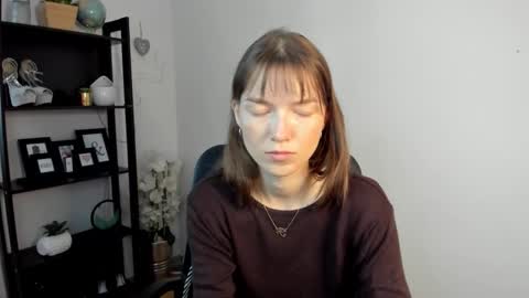 Snapshot of kirabliss28 chatting on 05-27-26, 05:48 KIRA online show from 05-27-26, 05:48