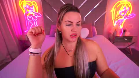 Kira online show from 11-24-25, 09:36