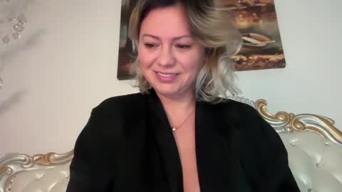 Snapshot of kiradivine chatting on 11-10-25, 02:05 KiraDivine online show from 11-10-25, 02:05