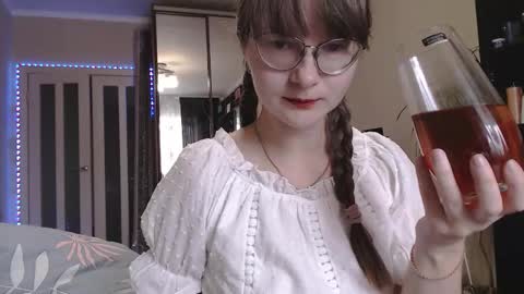 Snapshot of kiragoldens chatting on 09-25-25, 07:01 KiraGoldens online show from 09-25-25, 07:01