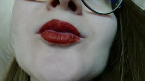 Snapshot of kiragoldens chatting on 10-19-25, 06:25 KiraGoldens online show from 10-19-25, 06:25