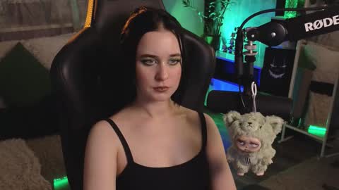 Kira    online show from 11-06-25, 02:01