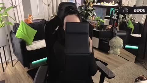 Kira    online show from 04-09-26, 05:51