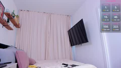 Snapshot of kiralotus chatting on 02-23-25, 08:06 little vampire online show from 02-23-25, 08:06