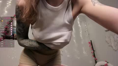 Snapshot of kiralotus chatting on 02-02-26, 05:28 little vampire online show from 02-02-26, 05:28