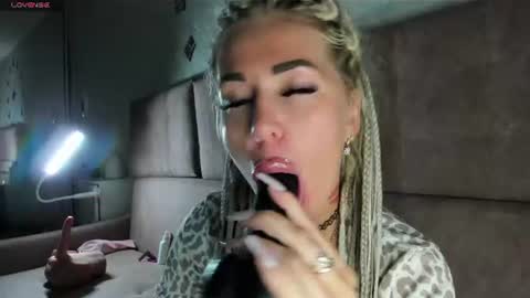 Kira online show from 07-15-26, 11:48