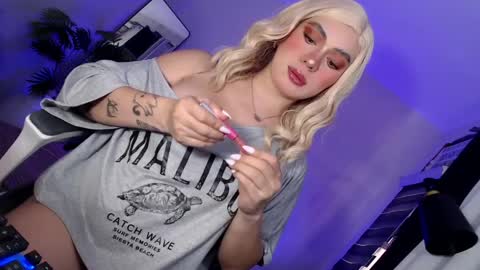 Snapshot of kiramillerxx chatting on 05-20-26, 02:07 Its your girl KIRA online show from 05-20-26, 02:07