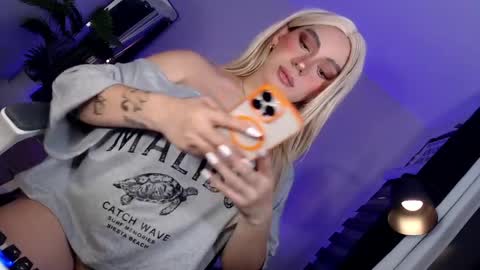 Snapshot of kiramillerxx chatting on 05-28-26, 02:20 Its your girl KIRA online show from 05-28-26, 02:20
