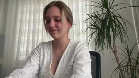 Snapshot of kiramoon_8 chatting on 07-20-26, 10:39 Luna online show from 07-20-26, 10:39