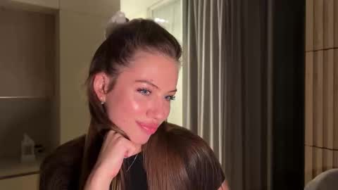 Kira online show from 10-01-25, 05:30