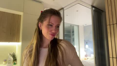 Kira online show from 04-07-26, 07:03