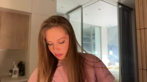 Kira online show from 04-20-26, 05:59