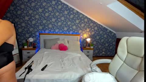 Snapshot of kiraroxx chatting on 02-01-25, 03:08 Kira online show from 02-01-25, 03:08