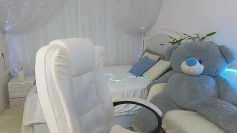    online show from 03-07-25, 10:13