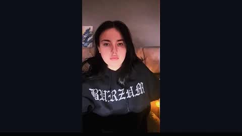 Kira online show from 10-21-25, 07:14