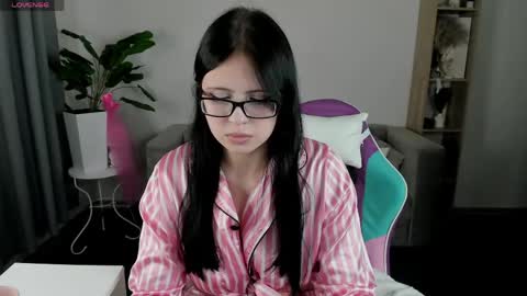 Kisa  online show from 04-08-26, 10:15