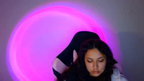 kiss_ameliaa online show from 10-17-25, 07:33