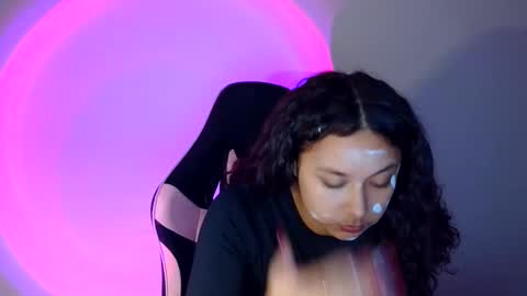 kiss_ameliaa online show from 11-25-25, 12:27