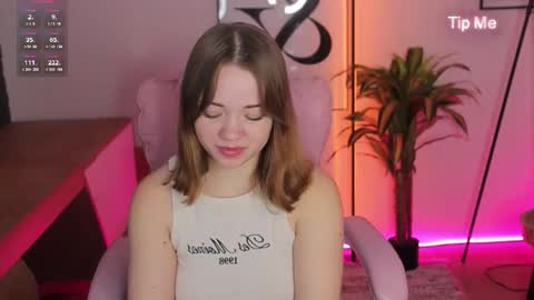 Snapshot of kiss_moon chatting on 02-28-26, 01:01 Kiss Moon online show from 02-28-26, 01:01