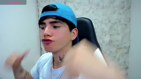 kiss_whitee online show from 12-21-25, 11:34