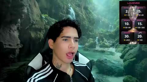 Snapshot of kiss_whitee chatting on 02-19-26, 12:28 kiss_whitee online show from 02-19-26, 12:28