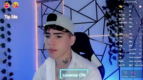 kiss_whitee online show from 06-04-26, 05:02