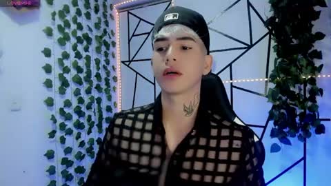 kiss_whitee online show from 07-08-26, 08:41