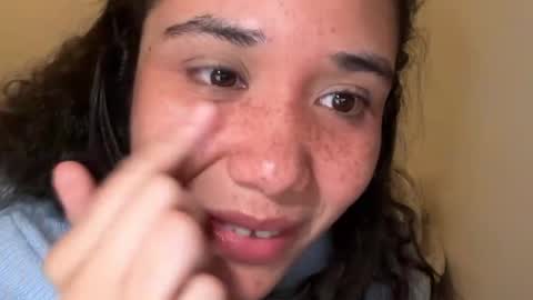 Snapshot of kissandcurrency chatting on 02-05-26, 05:23 Kiss Currency online show from 02-05-26, 05:23