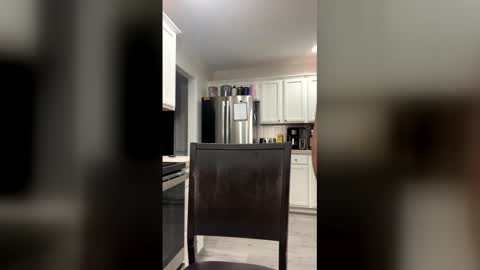 Bee online show from 03-12-26, 04:29