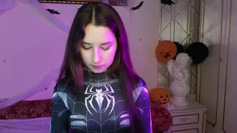 Hot Eva online show from 10-27-25, 11:36