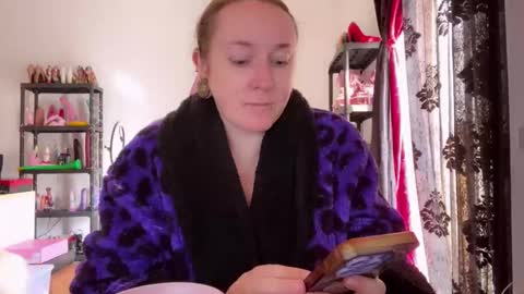 kissica online show from 11-25-25, 09:09