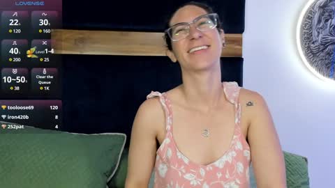 Kissing Company online show from 01-29-25, 08:51