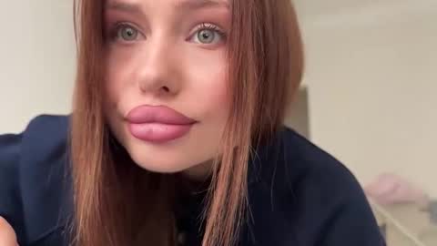 Snapshot of kisskeyy chatting on 09-10-25, 11:43 kisskeyy online show from 09-10-25, 11:43