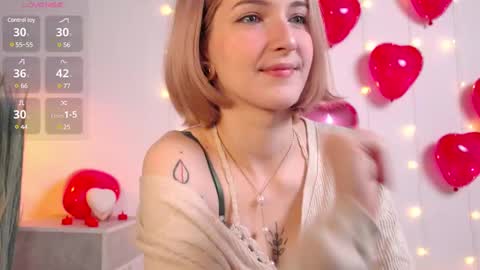 Snapshot of kisskiss_muah chatting on 02-11-25, 02:24 Kate  online show from 02-11-25, 02:24