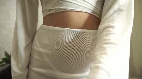 Snapshot of kissmesloww chatting on 07-05-26, 03:23 Snezhana online show from 07-05-26, 03:23