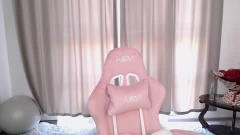 Snapshot of kisulya_meow246 chatting on 09-23-25, 07:11 Vikki Rose online show from 09-23-25, 07:11