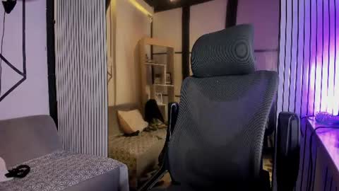 kitanna_1 online show from 06-10-26, 10:41