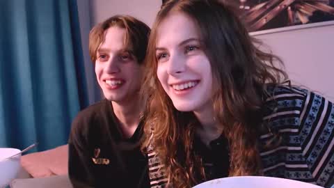 kitkatsweetspot online show from 12-15-25, 07:51