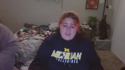 Kitten and rebellious online show from 01-12-25, 05:45