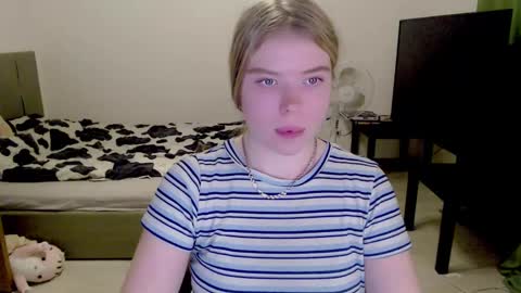 Snapshot of kitten_jenny01 chatting on 12-05-24, 08:22 Jennyblonde and Emmabrunette online show from 12-05-24, 08:22