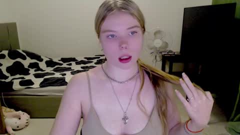 Snapshot of kitten_jenny01 chatting on 12-12-24, 07:04 Jennyblonde and Emmabrunette online show from 12-12-24, 07:04