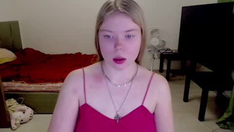 Snapshot of kitten_jenny01 chatting on 02-03-25, 11:47 Jennyblonde and Emmabrunette online show from 02-03-25, 11:47