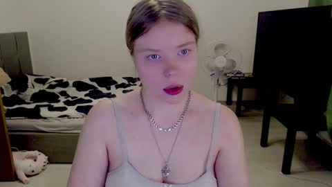 Snapshot of kitten_jenny01 chatting on 03-02-25, 09:43 Jennyblonde and Emmabrunette online show from 03-02-25, 09:43