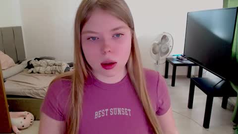 Snapshot of kitten_jenny01 chatting on 09-28-25, 12:10 Jennyblonde and Emmabrunette online show from 09-28-25, 12:10
