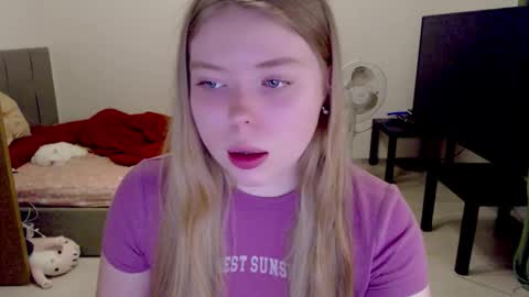 Snapshot of kitten_jenny01 chatting on 10-26-25, 02:34 Jennyblonde and Emmabrunette online show from 10-26-25, 02:34