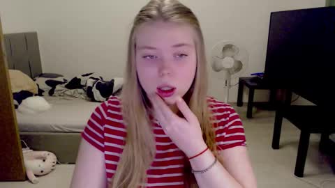 Jennyblonde and Emmabrunette online show from 11-11-25, 03:45