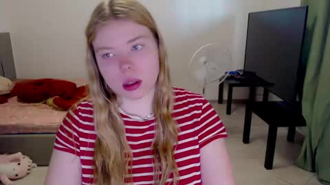 Jennyblonde and Emmabrunette online show from 05-11-26, 03:45